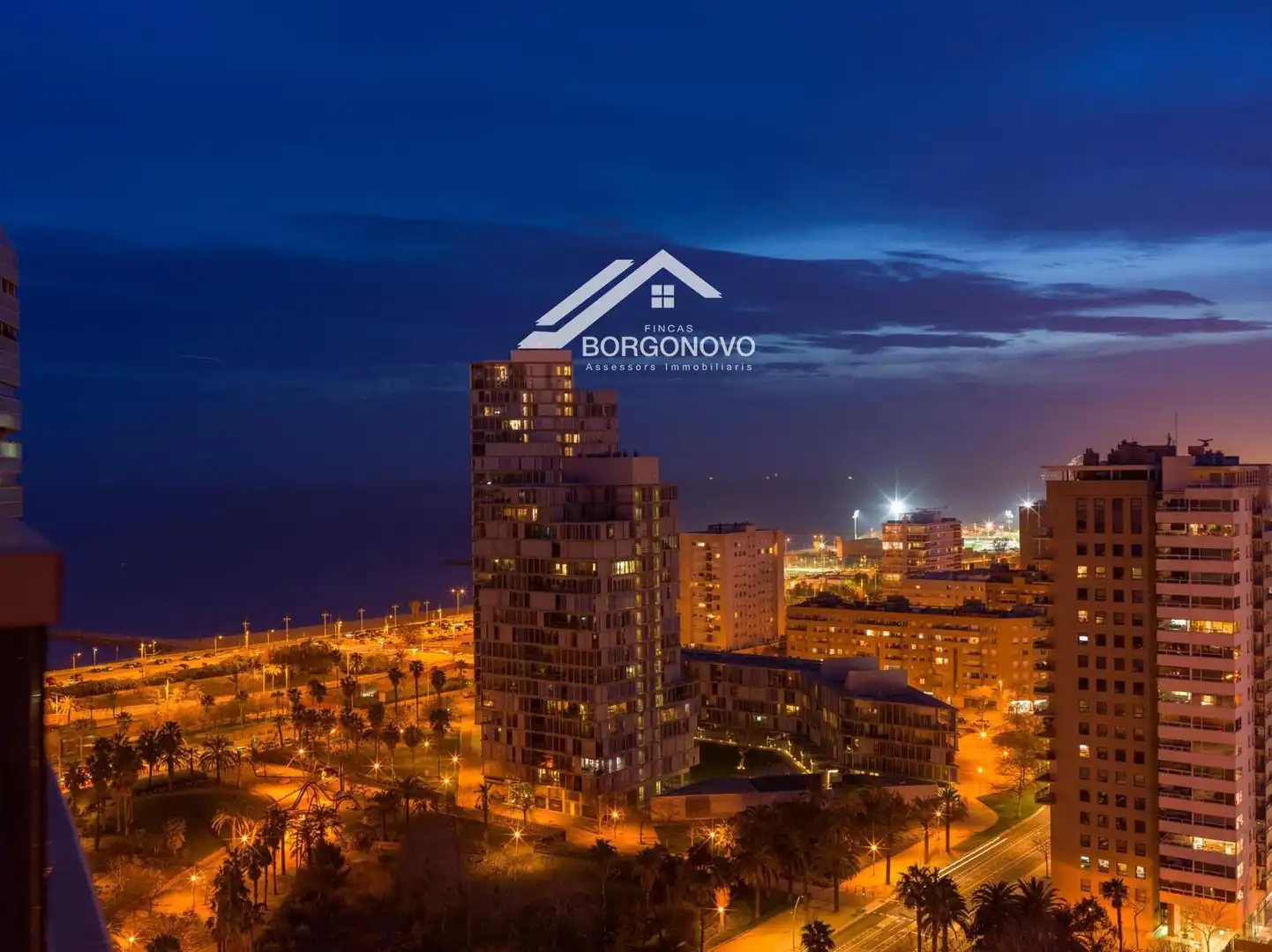 Außenansicht von Wohnung zum Verkauf in Barcelona mit Klimaanlage, Heizung und Terrasse