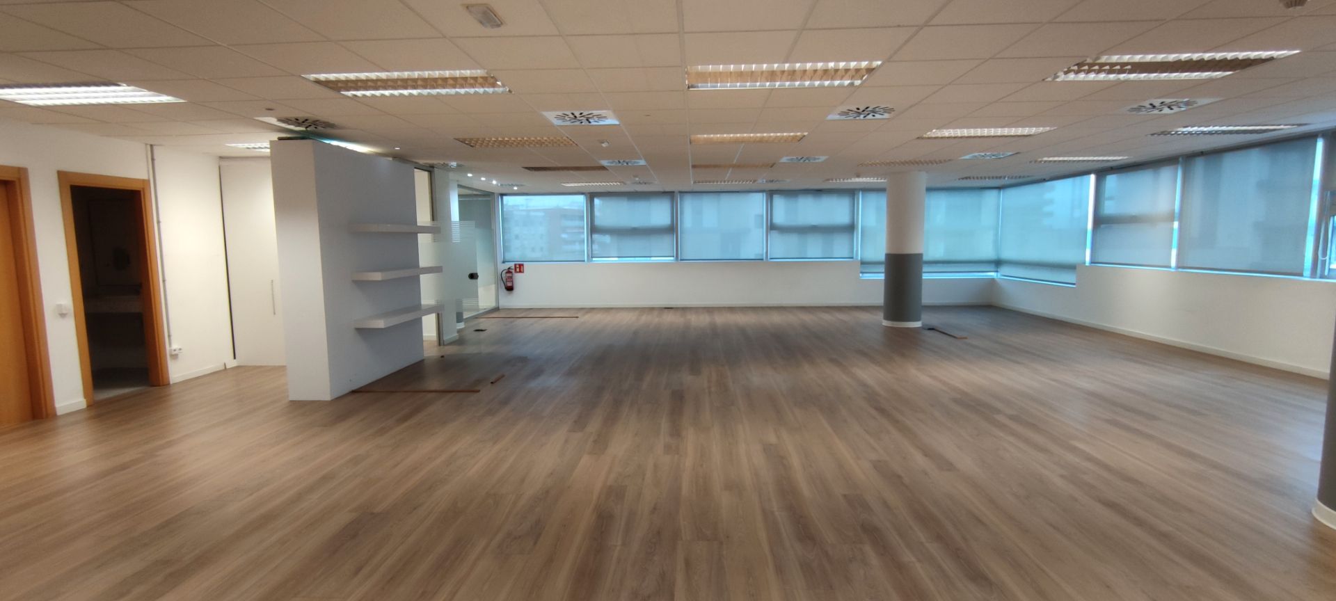 Office to rent in Sant Joan Despí  with Air Conditioner