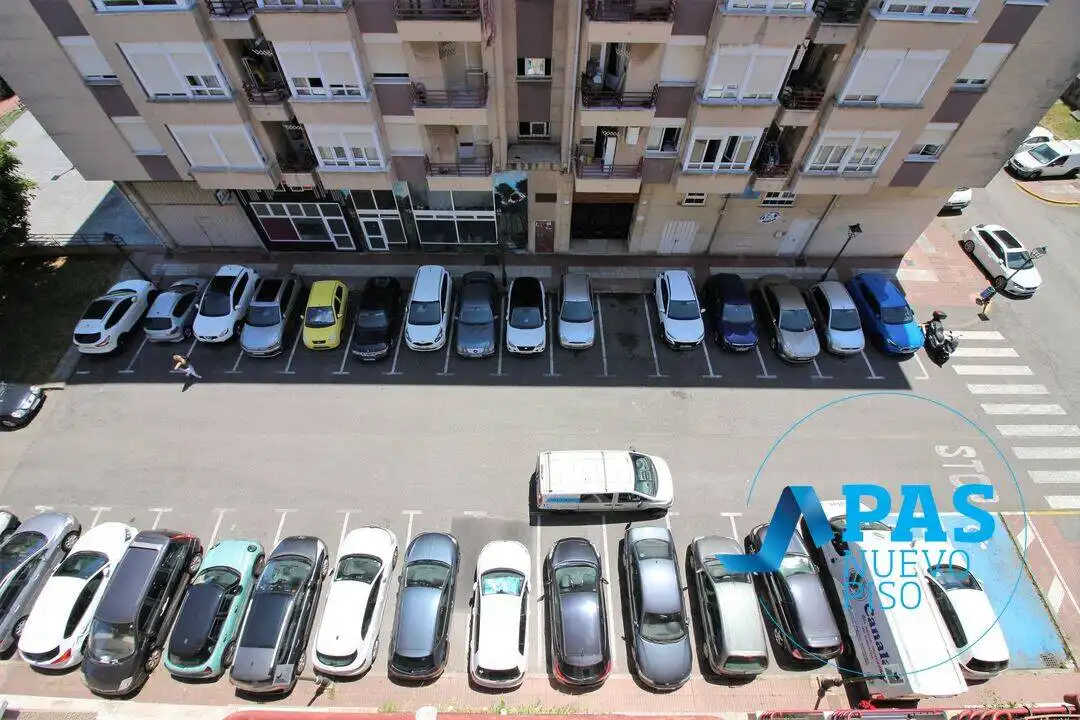 Parking de Piso en venta en Camargo con Terraza, Trastero y Amueblado