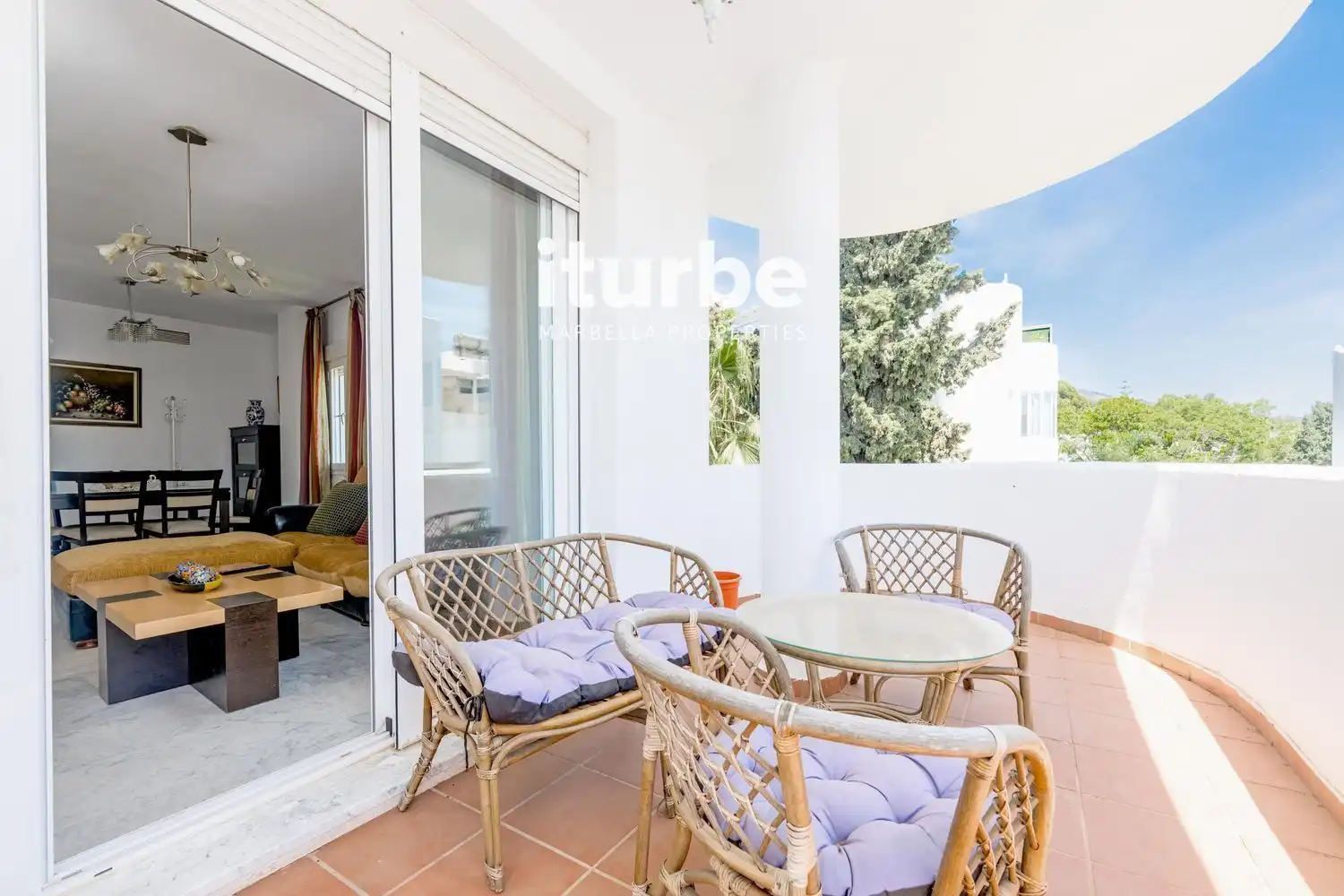 Terrasse von Maisonette zum Verkauf in Marbella mit Klimaanlage, Terrasse und Abstellraum