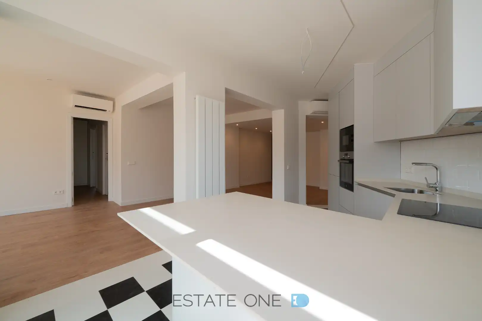 Cuina de Àtic de lloguer en Madrid amb Aire condicionat, Calefacció i Parquet