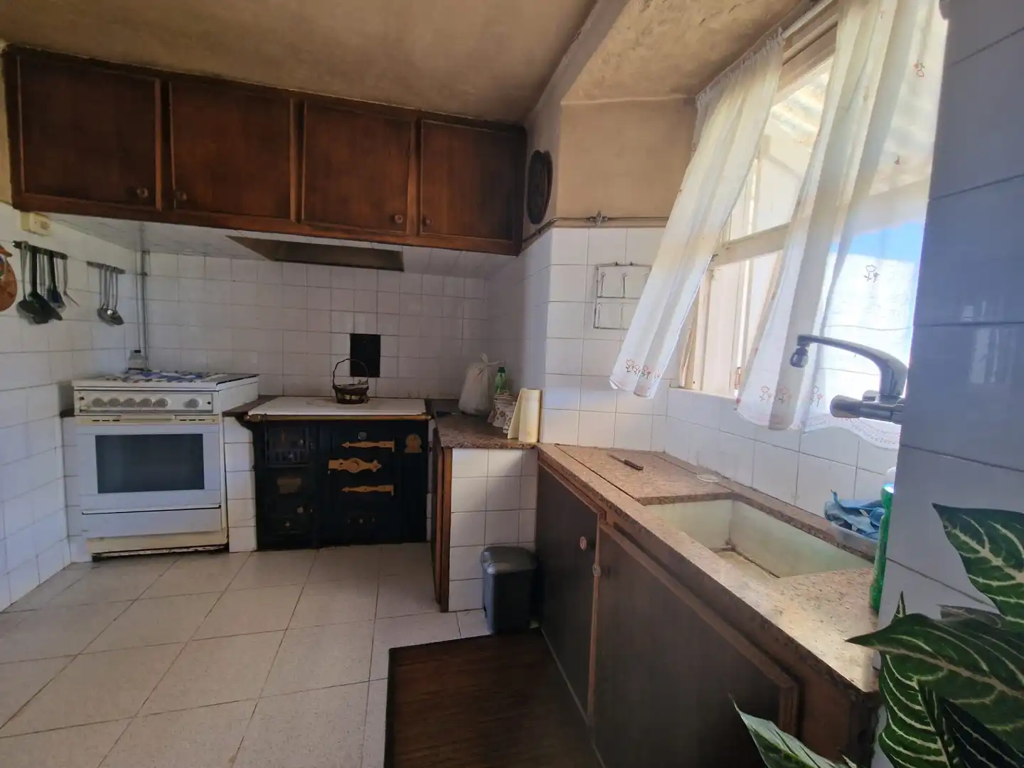 Cuina de Casa o xalet en venda en Narón amb Jardí privat i Terrassa