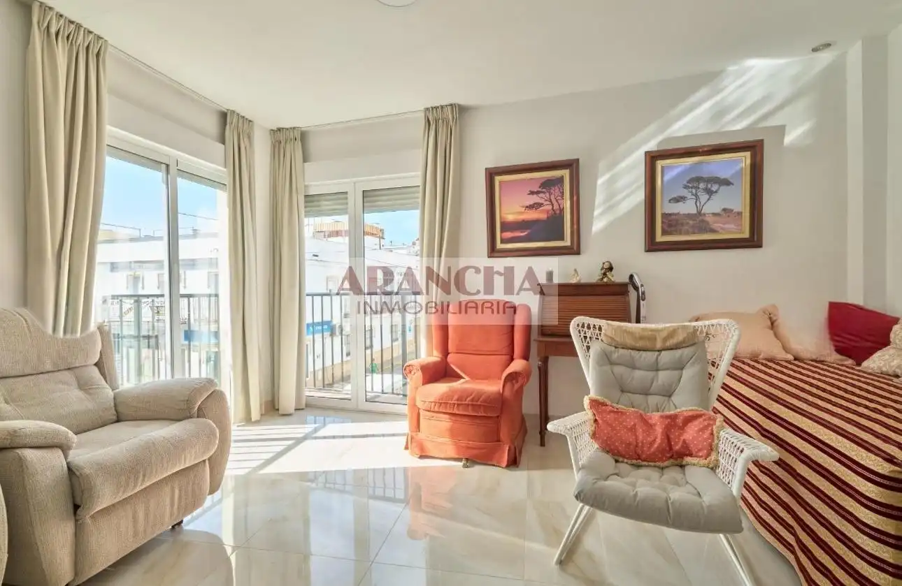 Sala de estar de Piso en venta en Chipiona