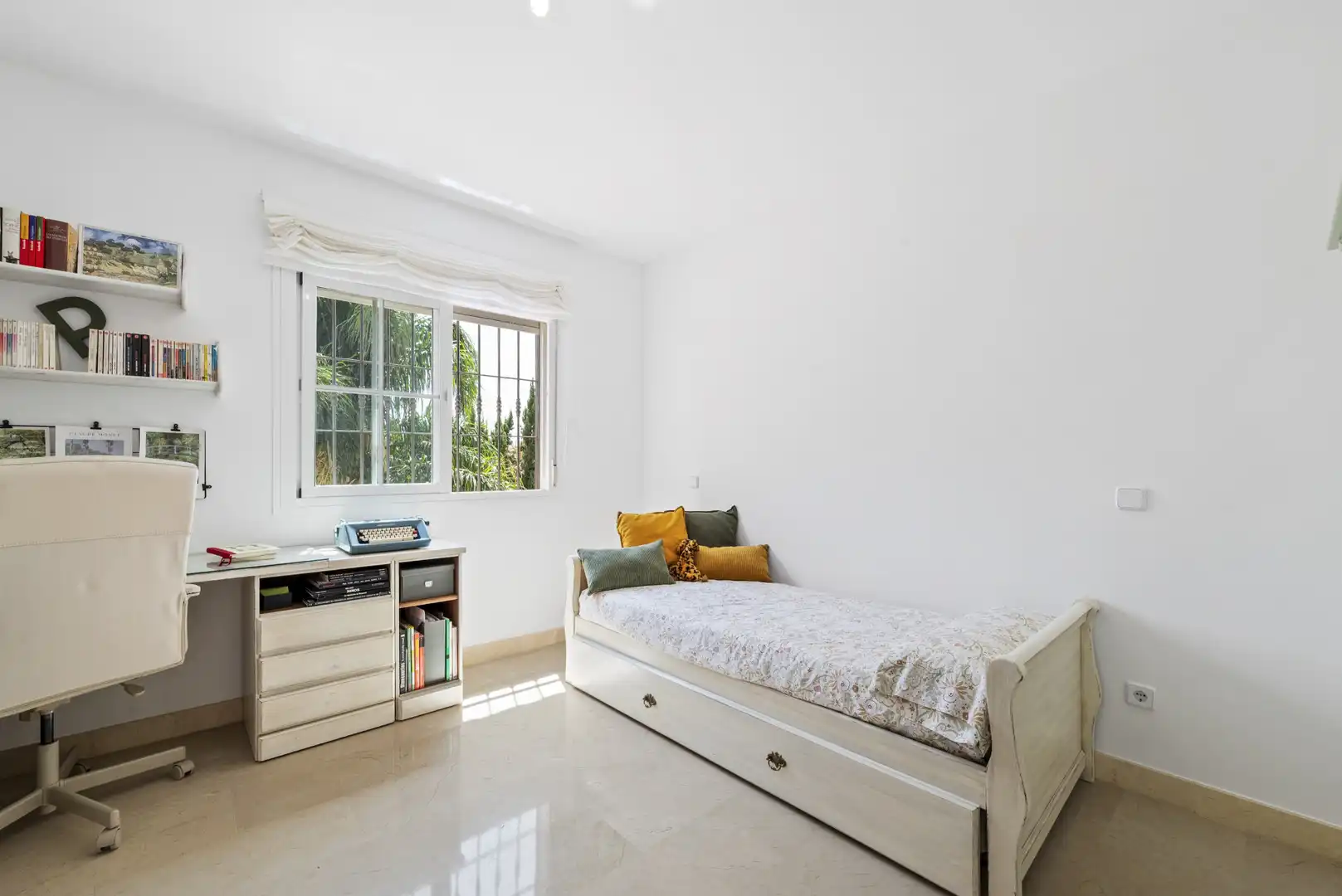 Schlafzimmer von Haus oder Chalet zum Verkauf in Mijas mit Klimaanlage, Privatgarten und Terrasse