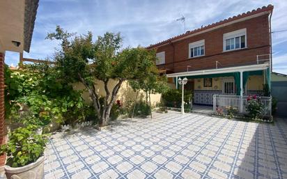 Jardí de Casa adosada en venda en Villa del Prado