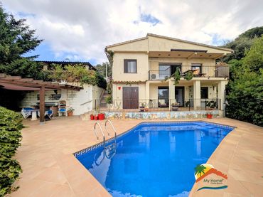 Casa con piscina in vendita a Serra Brava