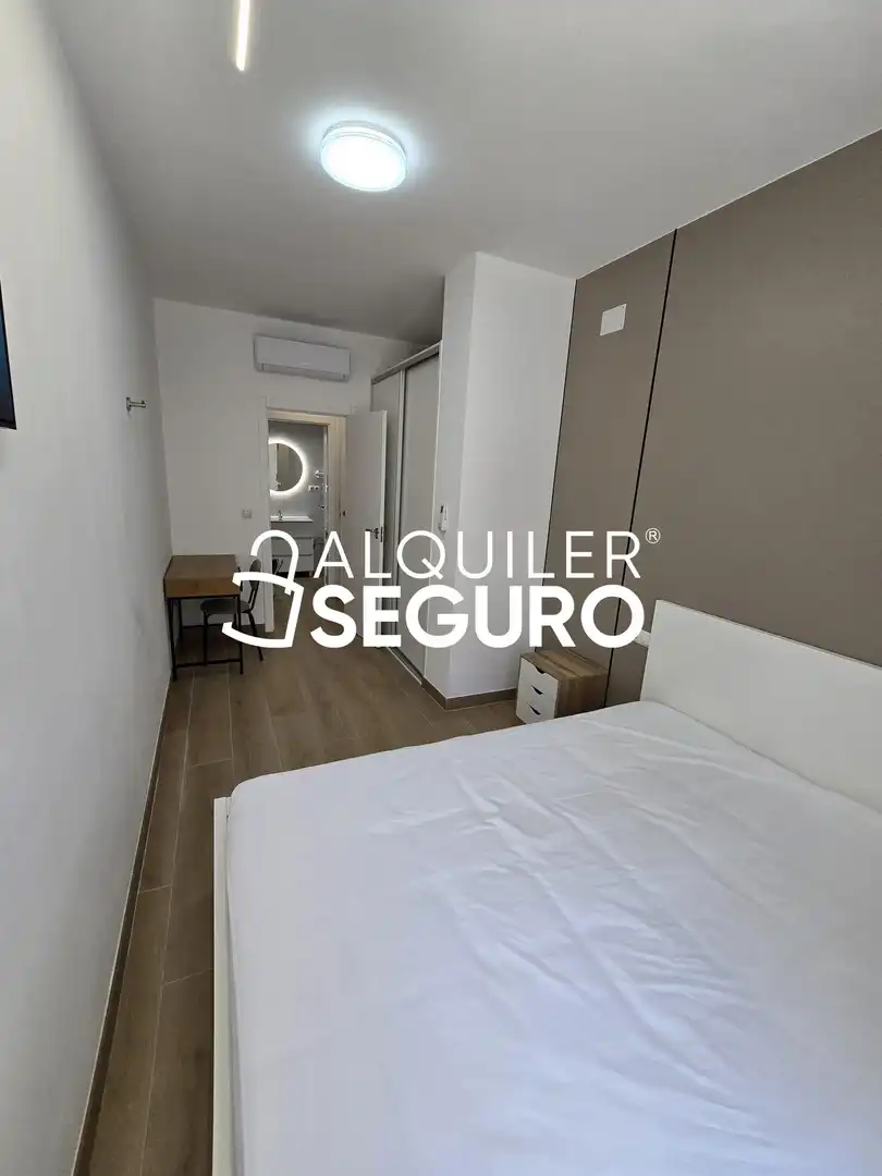 Schlafzimmer von Wohnung zur Miete in Coslada mit Klimaanlage, Heizung und Möbliert