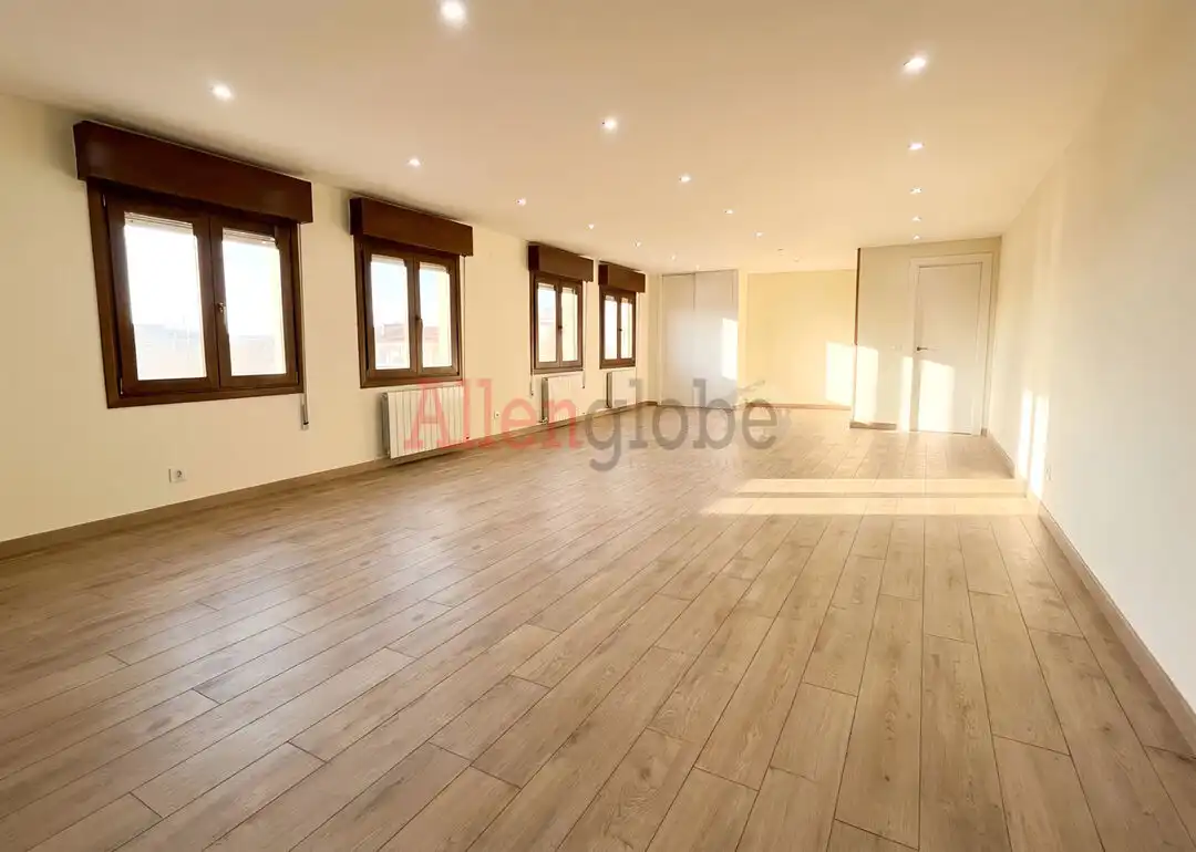 Industrial buildings for rent in Siero