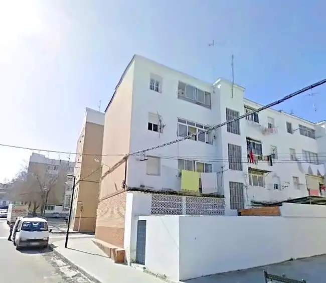 Piso en venta en C/ Zuheros, El Valle