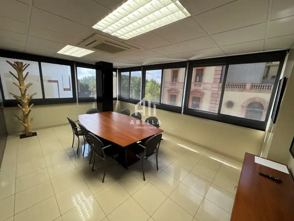 Office for rent in Rambla Ferran