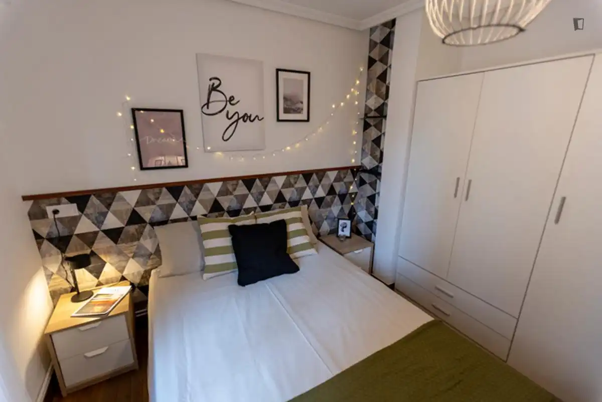 Room in Santutxu - Basarrate
