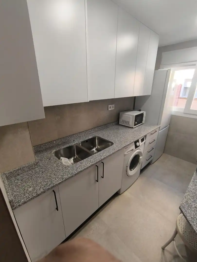 Cocina de Piso de alquiler en Granada con Aire acondicionado, Calefacción y Terraza
