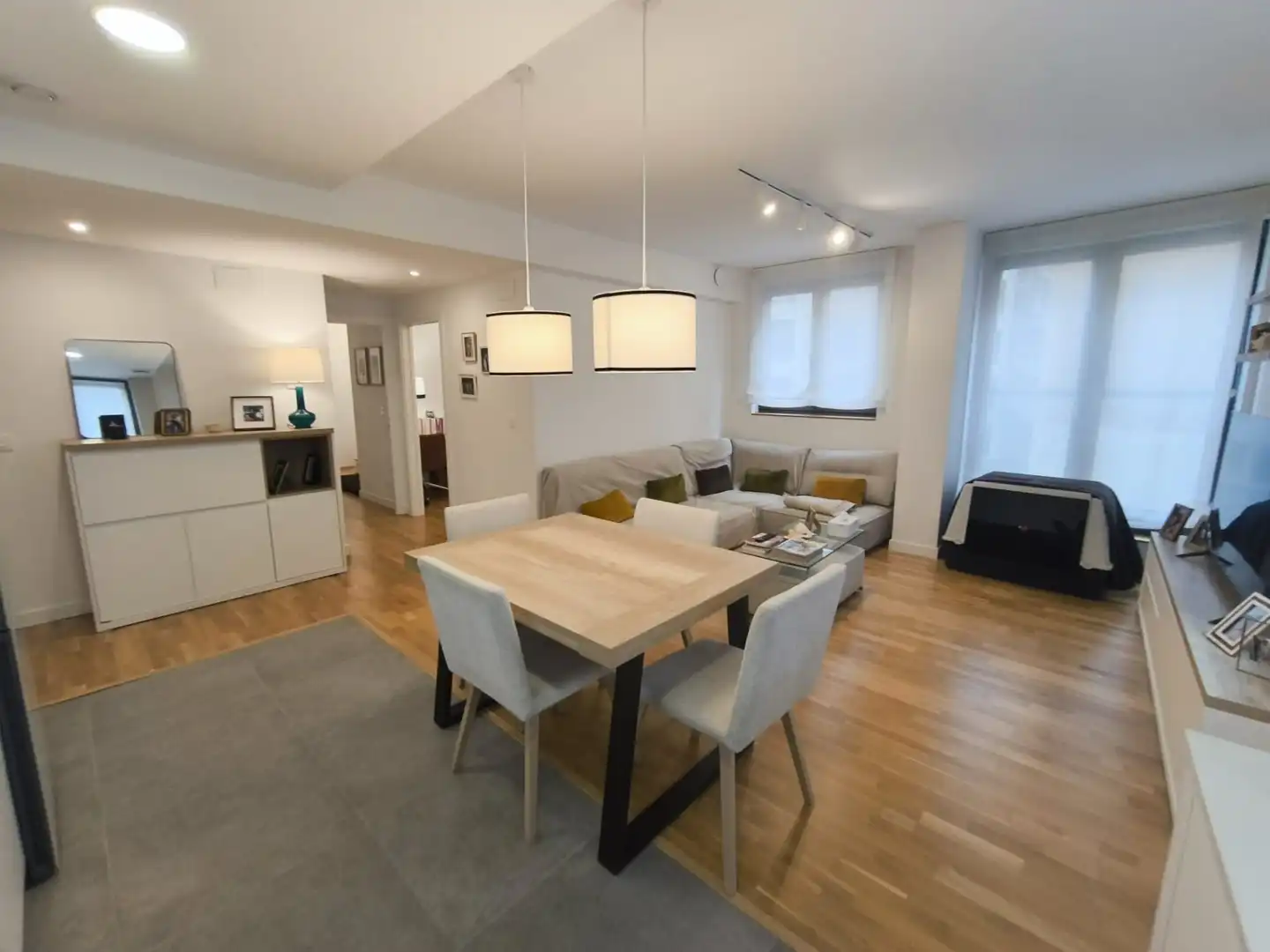 Sala de estar de Piso en venta en Valle de Trápaga-Trapagaran con Calefacción y Amueblado