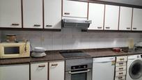 Cuina de Pis en venda en A Coruña Capital  amb Parquet, Terrassa i Moblat