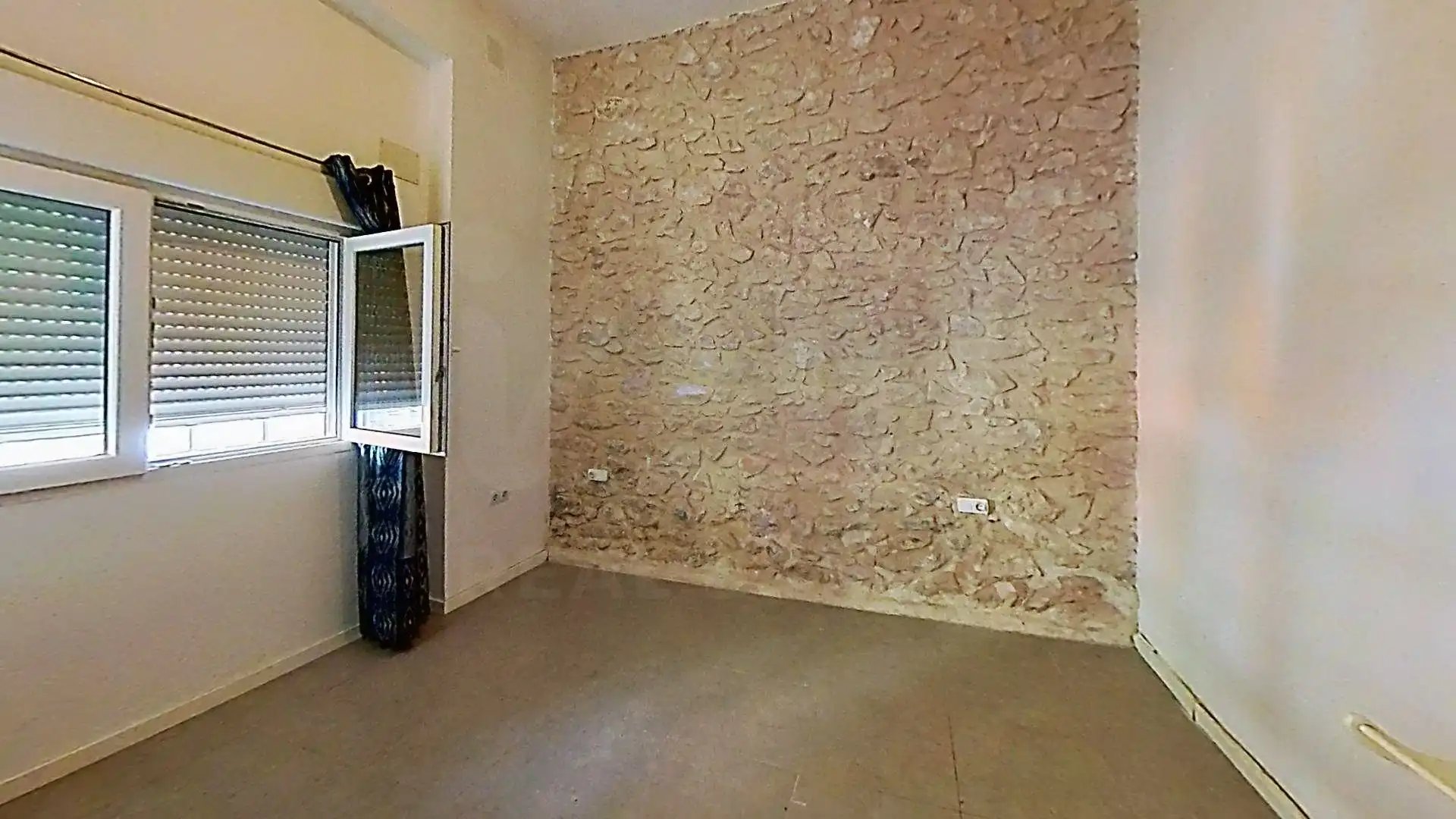 Local en venta en Pla - Carolinas
