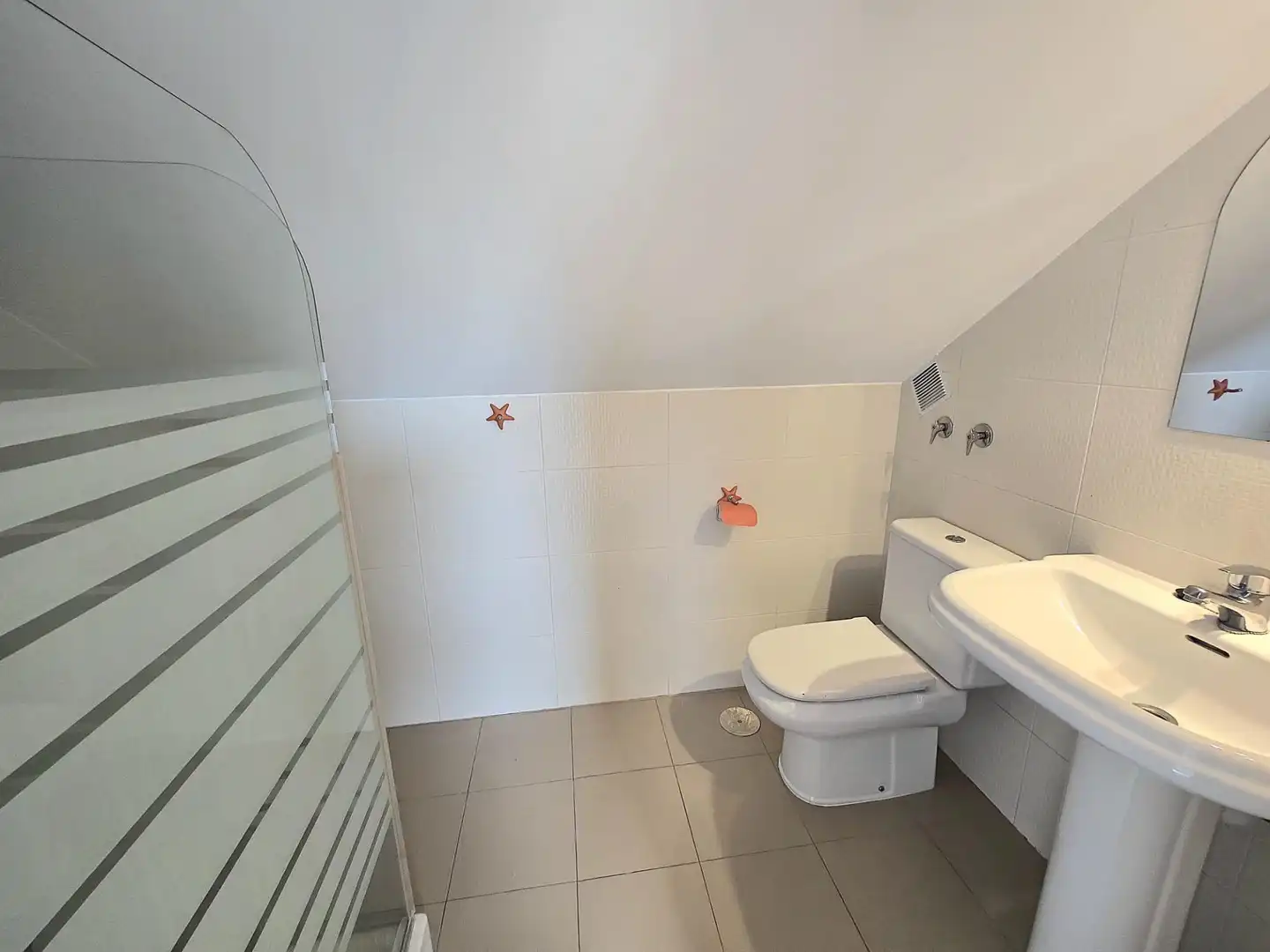 Badezimmer von Einfamilien-Reihenhaus zum Verkauf in Benalmádena mit Terrasse