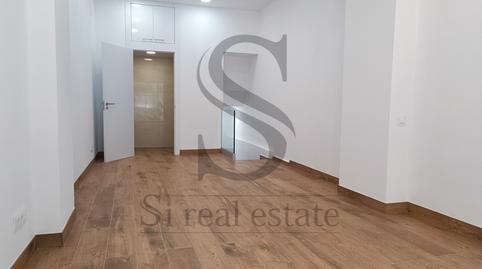 Photo 5 of Premises to rent in Carrer de Vèlia, 50, Porta, Barcelona