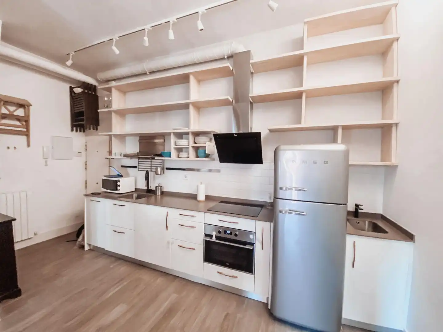 Cuina de Apartament de lloguer en Madrid amb Aire condicionat, Calefacció i Forn
