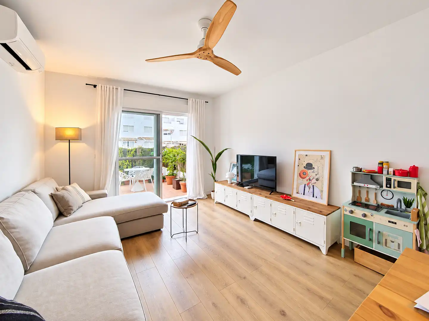 Living room of Detached homes for sale in Pueblo Español - Coveta Fumá