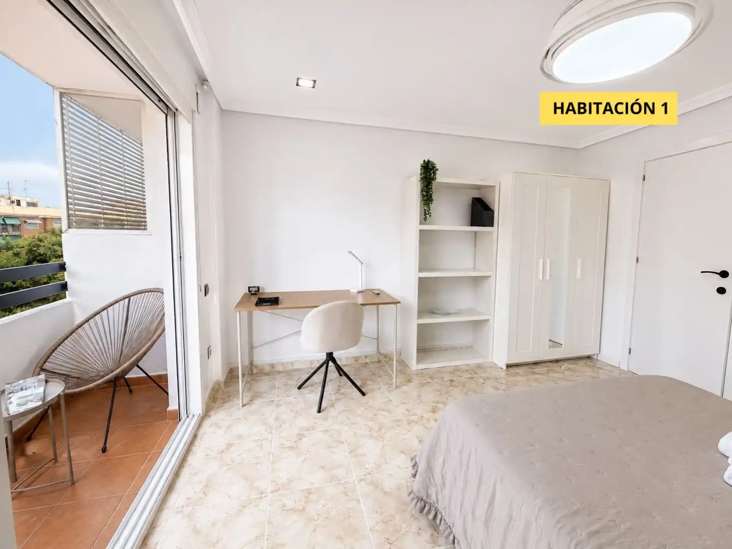 Bedroom of Flat for share in Meliana, Valencia