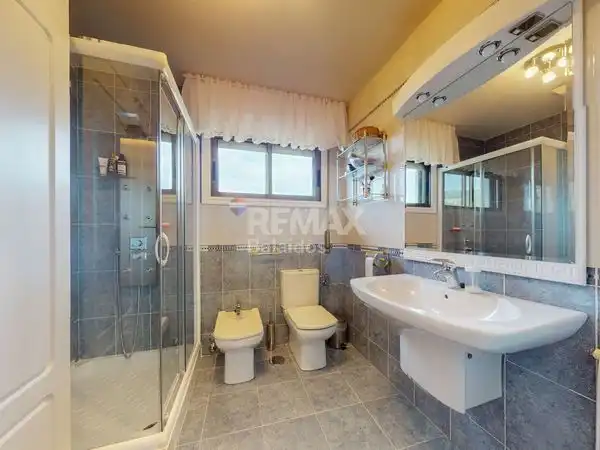 Baño de Casa o chalet en venta en Vigo  con Calefacción, Jardín privado y Parquet