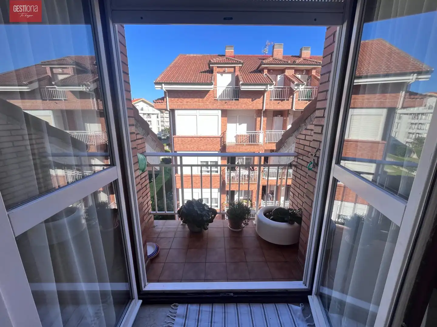 Terrasse von Dachboden zum Verkauf in Noja mit Heizung, Terrasse und Möbliert