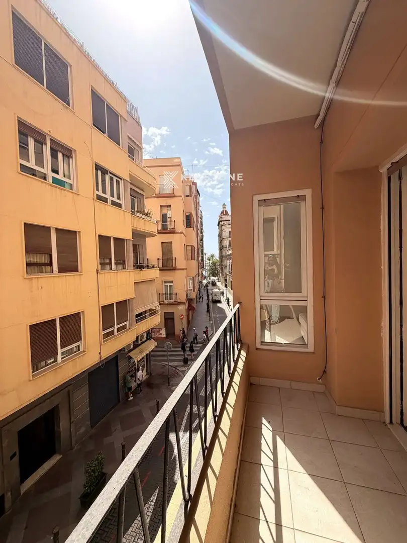 Vista exterior de Pis de lloguer en Alicante / Alacant amb Aire condicionat, Calefacció i Terrassa