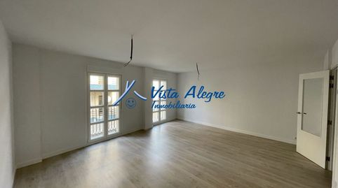 Foto 2 de Piso en venta en Calle Lucrecia Arana, 8, Haro, La Rioja