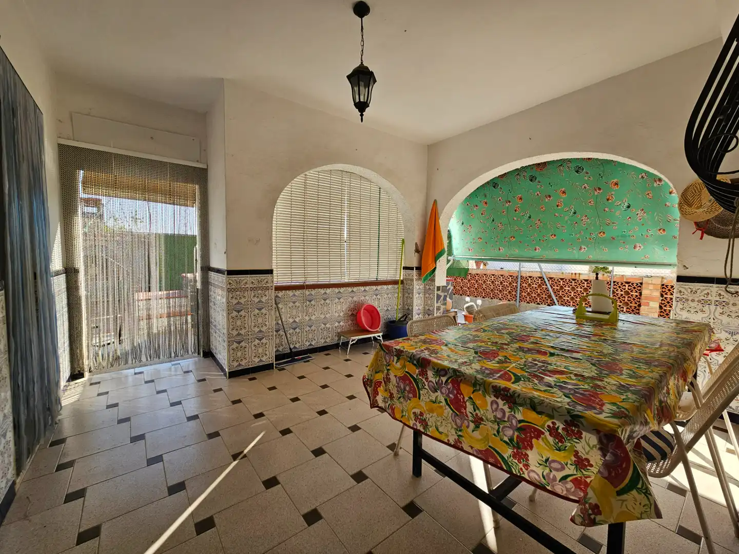 Terrassa de Casa o xalet en venda en Oliva amb Jardí privat, Piscina i Moblat