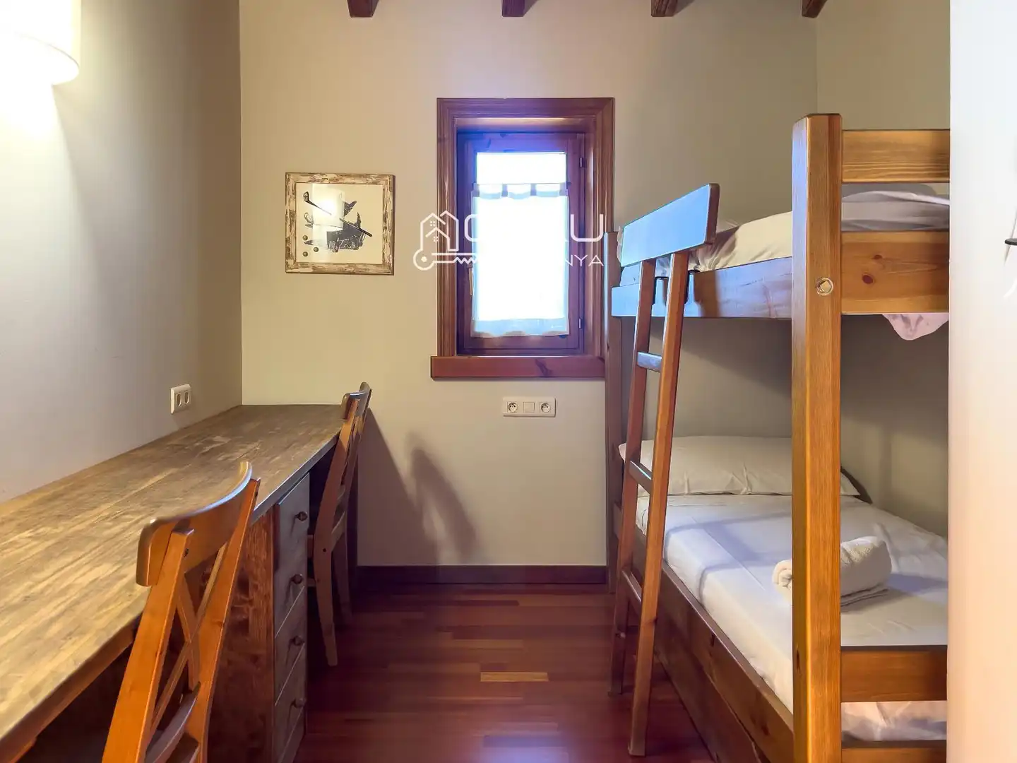 Schlafzimmer von Einfamilien-Reihenhaus zur Miete in Palau - de - Cerdagne mit Heizung, Privatgarten und Parkett