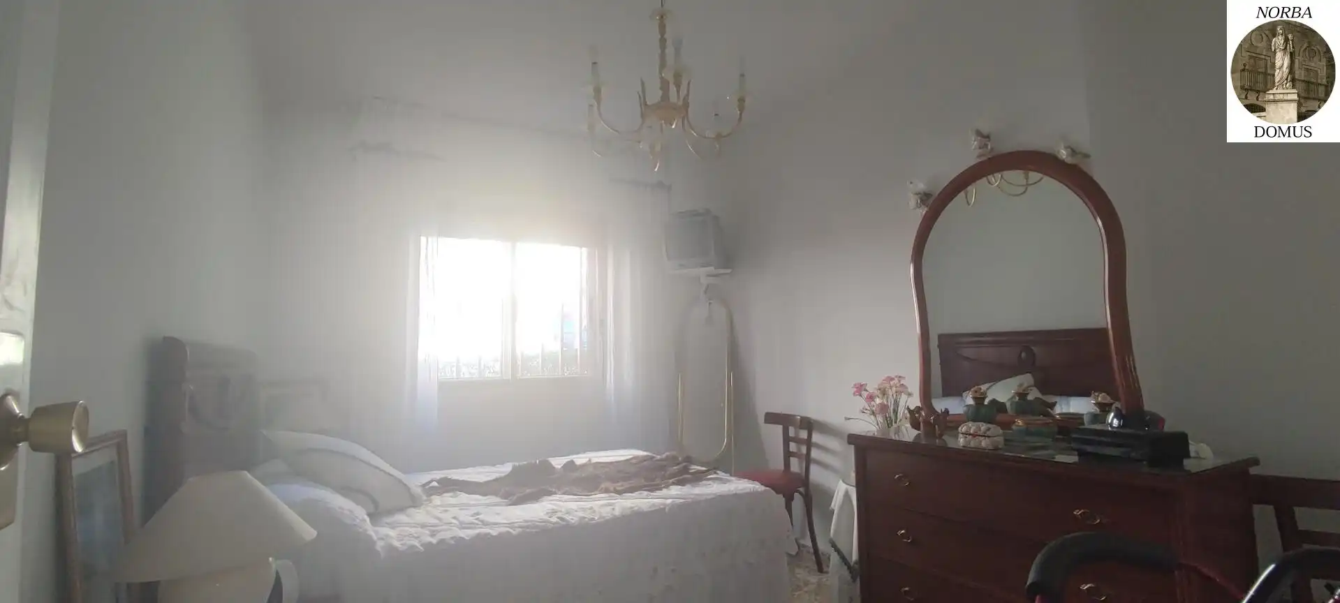 Habitación de Planta baja en venta en Cáceres con Jardín privado, Terraza y Amueblado