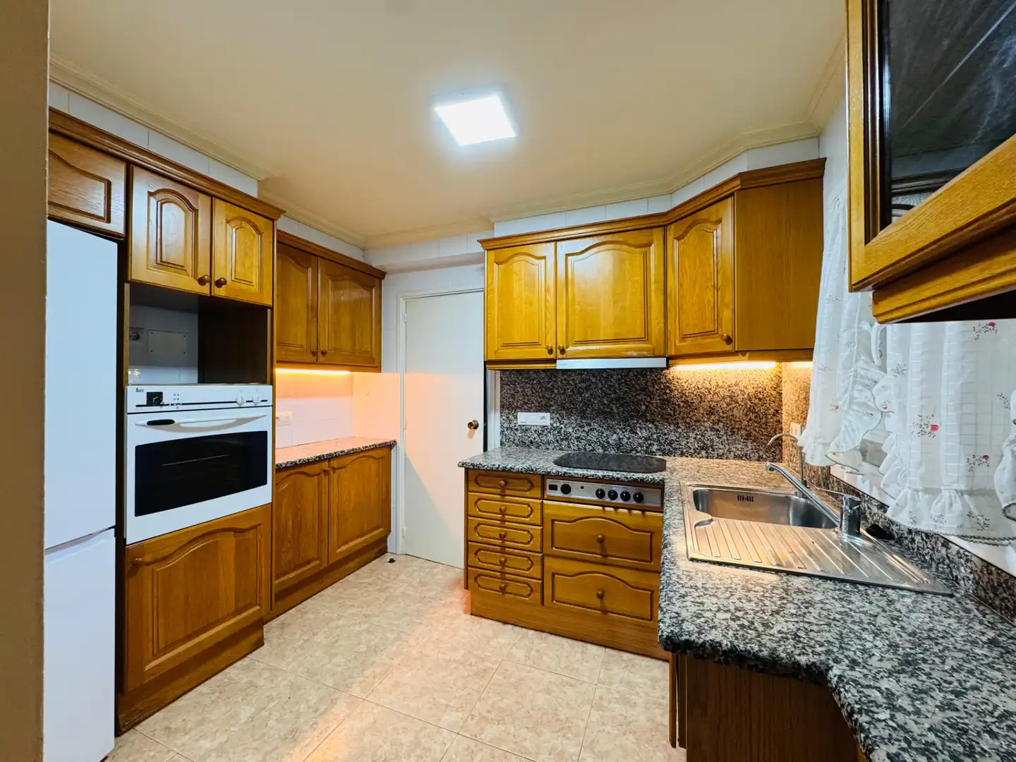 Kitchen of Flat for sale in Girona  with Air Conditioner, Heating and Terrace