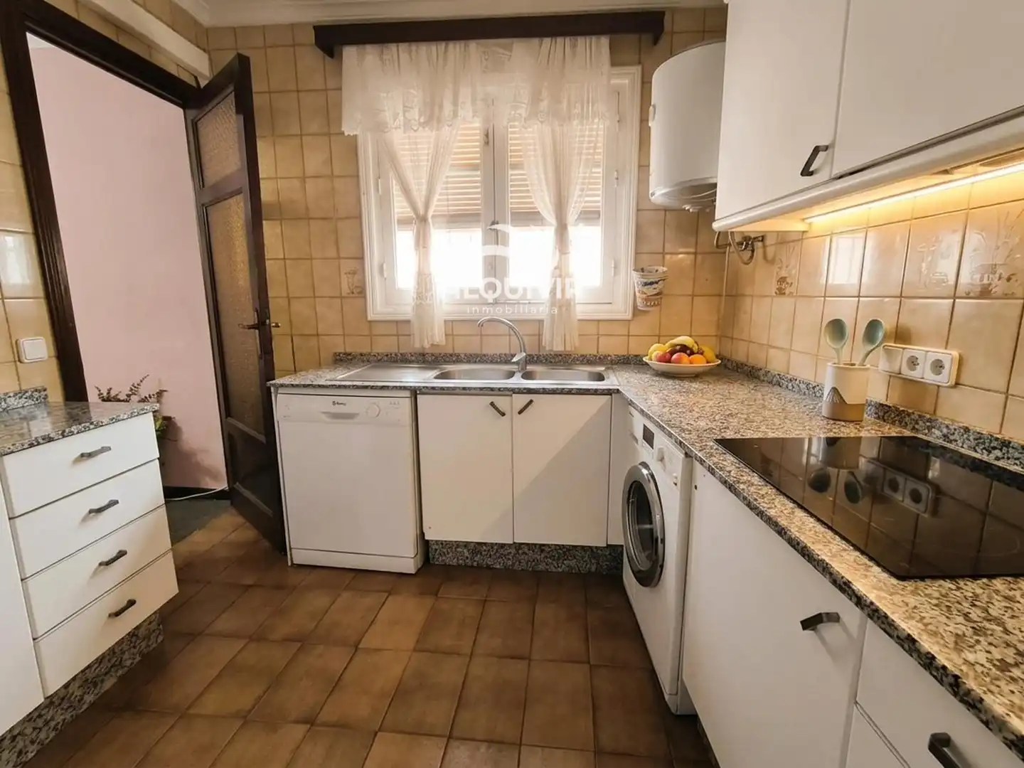Cocina de Edificio en venta en Sevilla