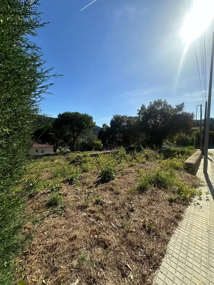 Terrains et parcelles à vendre à DE LA GRALLA