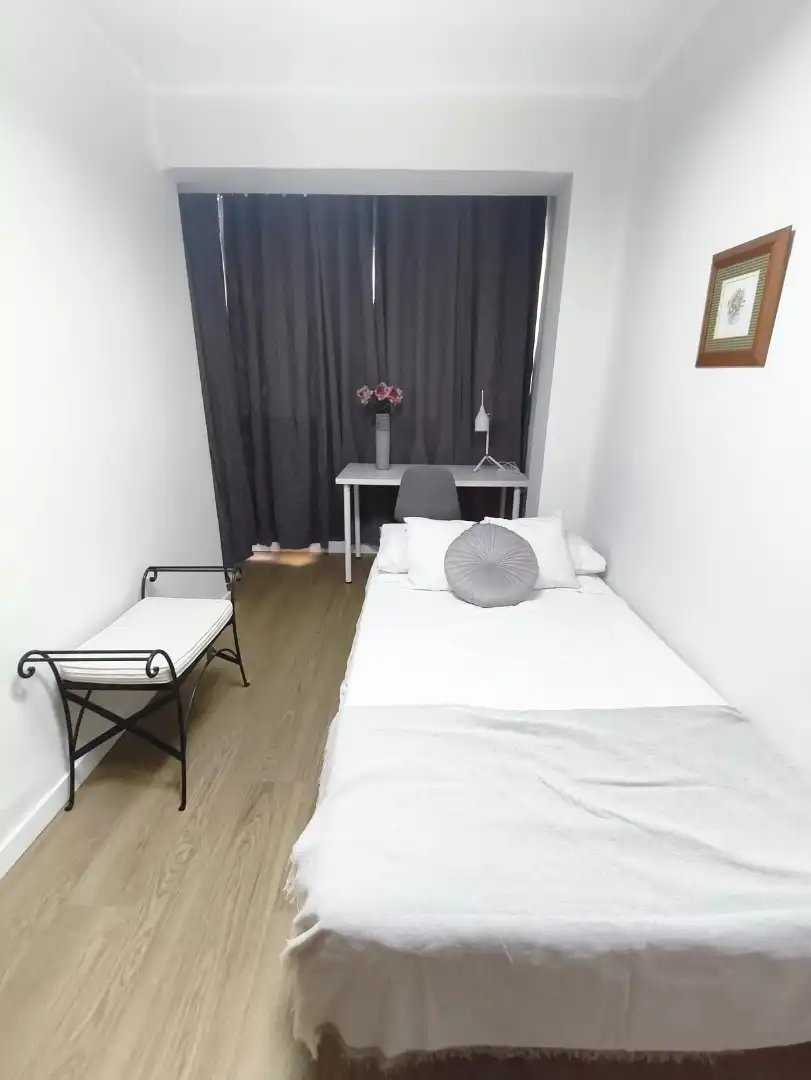 Bedroom of Flat for rent in Valencia  with Air Conditioner, Heating and Terrace