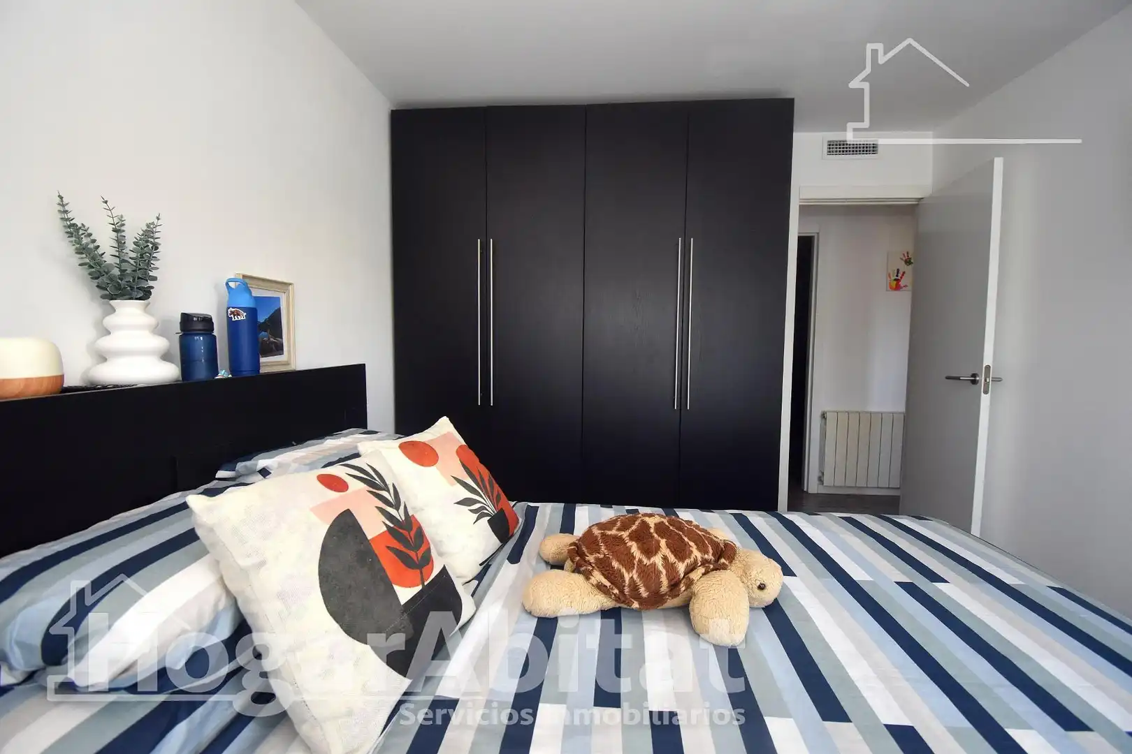 Habitación de Piso en venta en Castellón de la Plana / Castelló de la Plana con Calefacción, Amueblado y Balcón