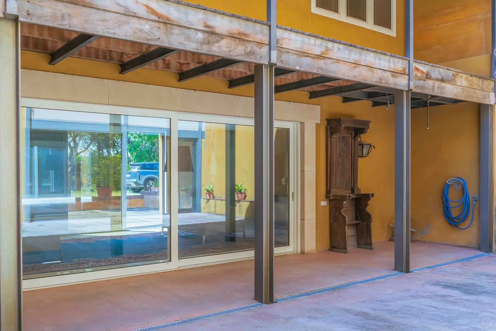 Exterior view of Houses for sale in Esplugues de Llobregat  with Terrace, Storage room and Swimming Pool