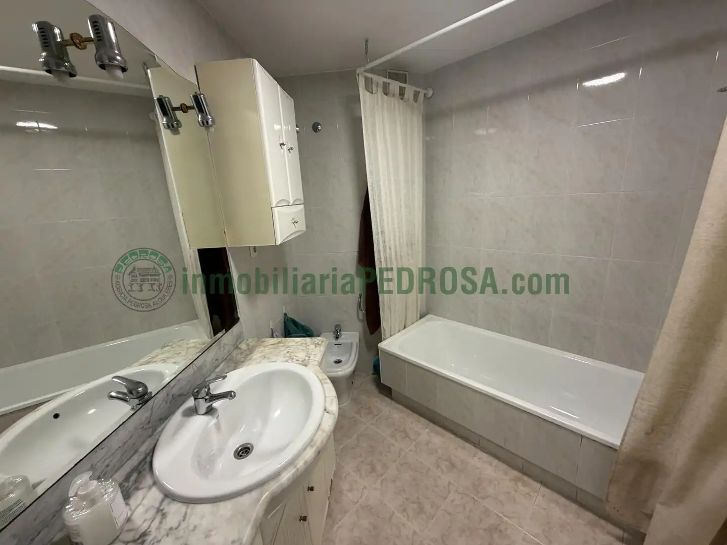Baño de Ático en venta en Pontevedra Capital  con Calefacción y Terraza