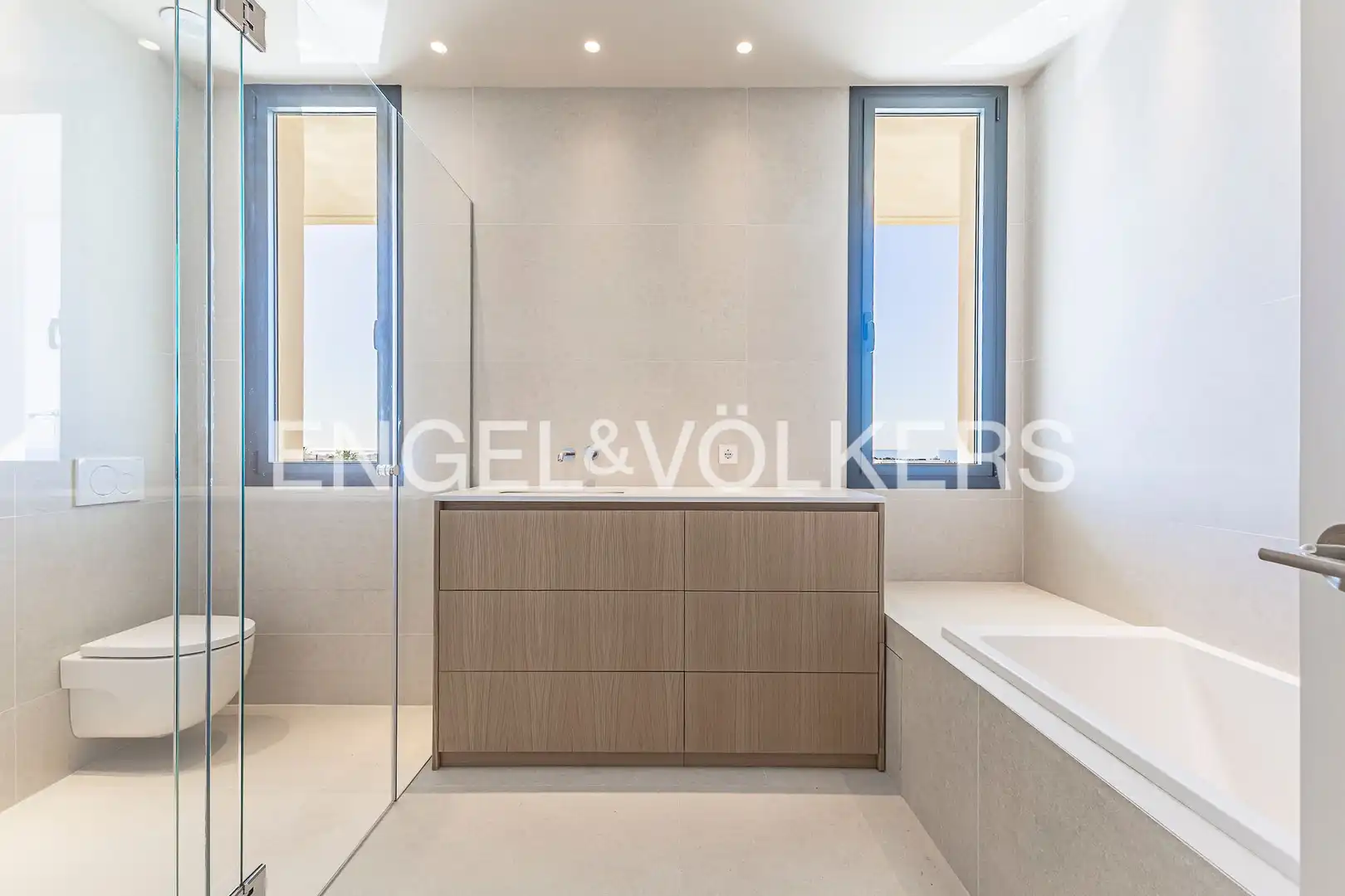 Bathroom of Houses for sale in Sitges  with Air Conditioner, Heating and Private garden