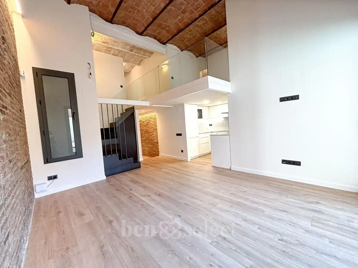Duplexes for sale in Barcelona  with Air Conditioner, Heating and Private garden