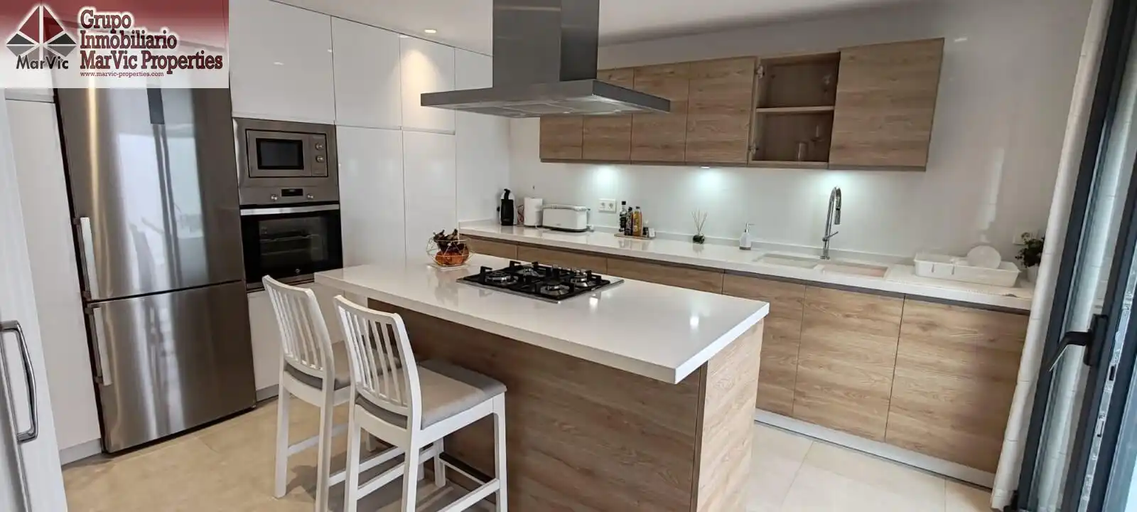 Cuina de Casa o xalet en venda en Benidorm amb Aire condicionat i Jardí privat