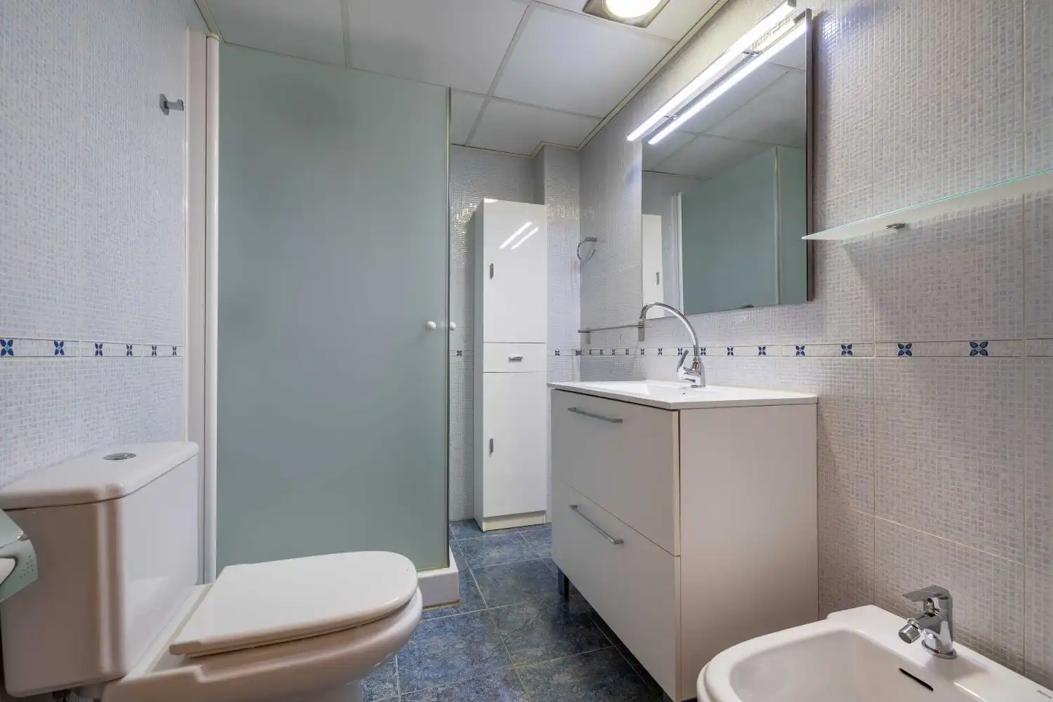 Bathroom of Flat for sale in Murcia  with Air Conditioner, Heating and Parquet flooring