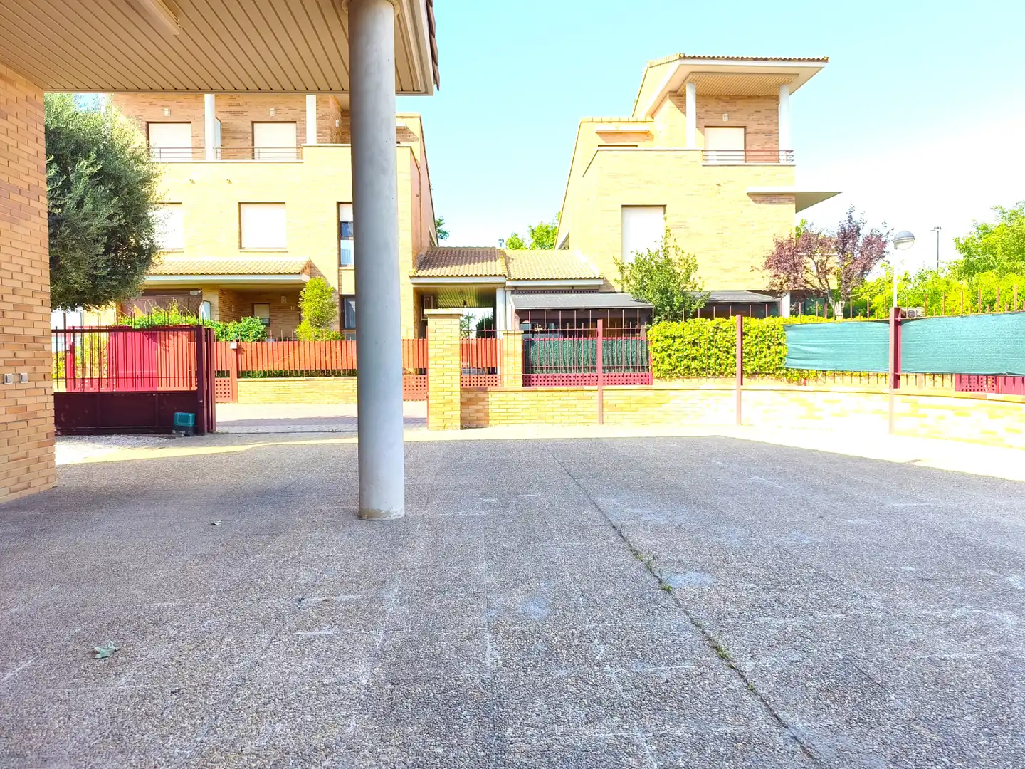 Vista exterior de Casa o chalet en venta en Zaragoza con Aire acondicionado, Jardín privado y Parquet
