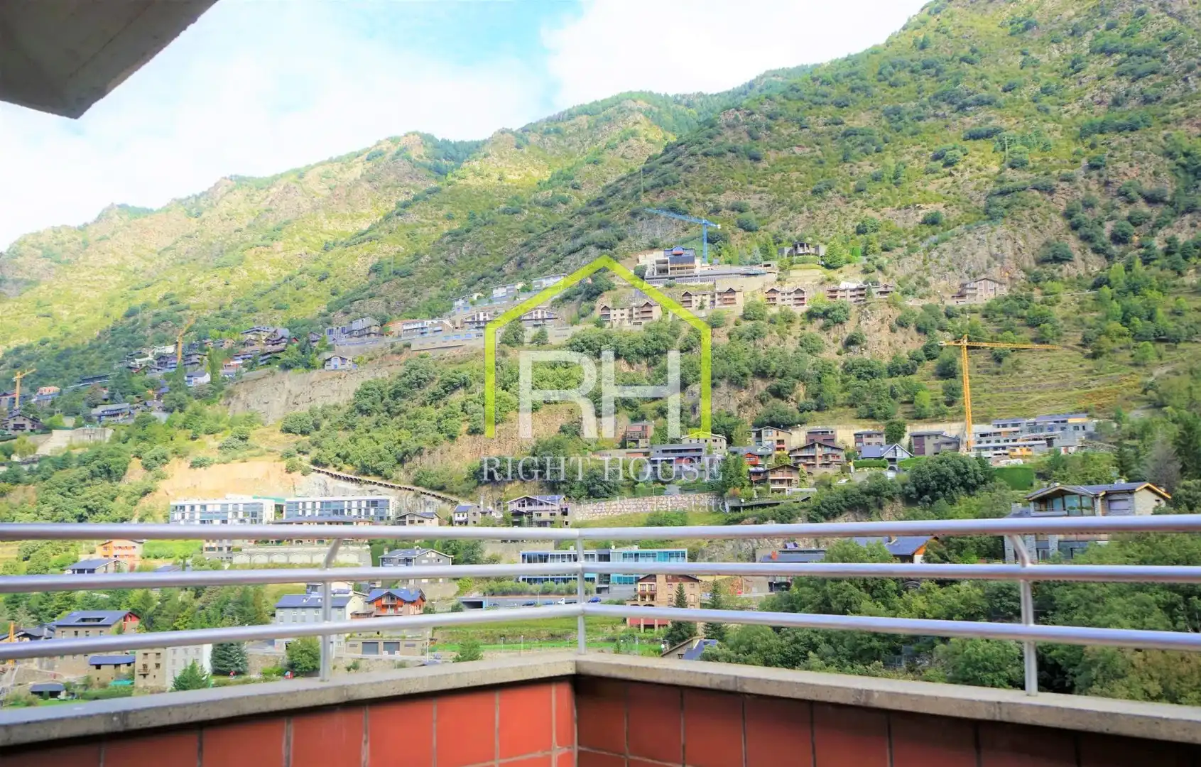 Exterior view of Houses for sale in Escaldes – Engordany  with Heating, Private garden and Parquet flooring