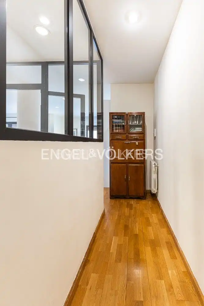 Flat for sale in Valencia  with Air Conditioner, Heating and Parquet flooring