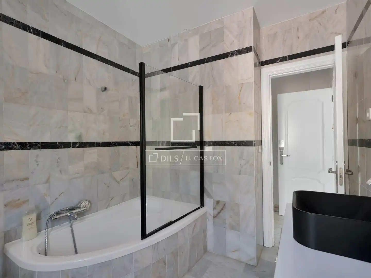 Baño de Casa o chalet en venta en Marbella con Aire acondicionado, Calefacción y Jardín privado