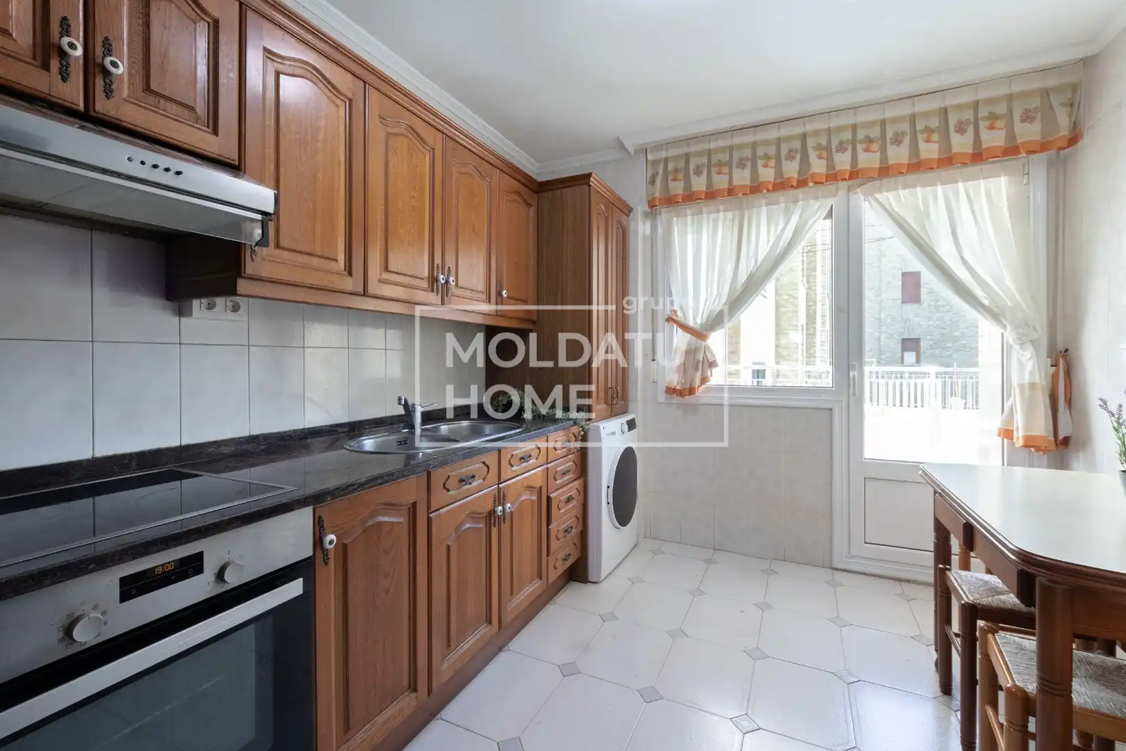 Cocina de Piso en venta en Lemoa con Calefacción, Terraza y Trastero