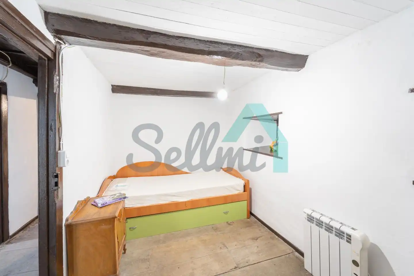 Habitación de Casa adosada en venta en Quirós con Parquet y Trastero