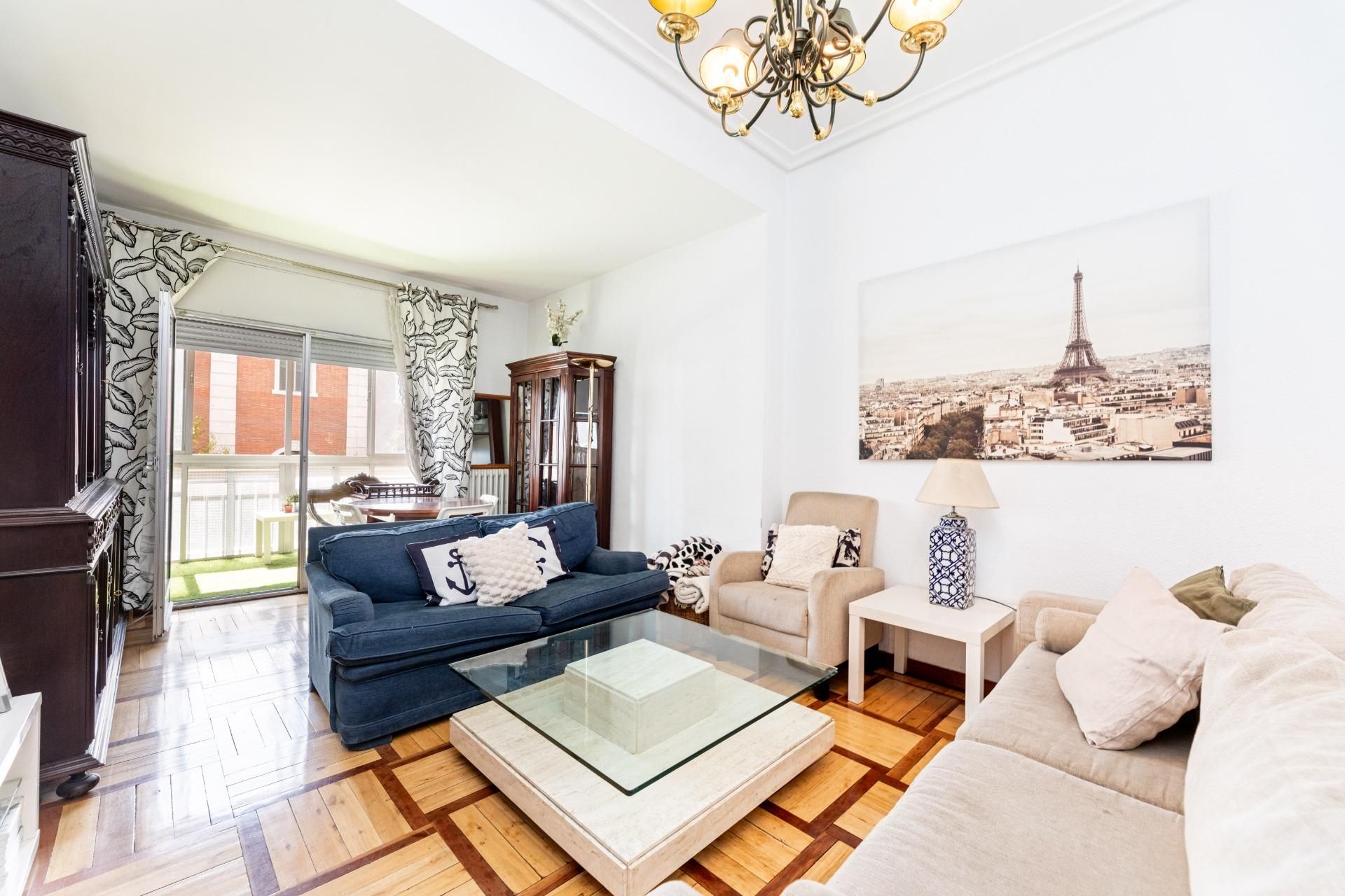 Living room of Flat for sale in  Madrid Capital  with Heating and Terrace
