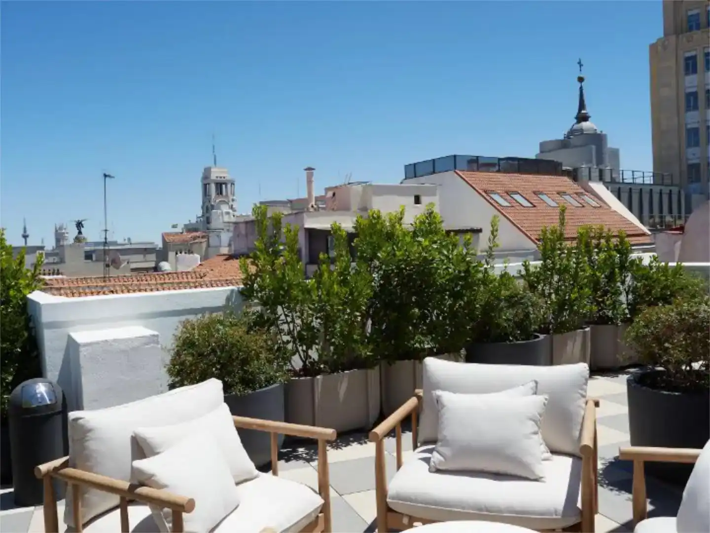 Terrassa de Apartament de lloguer en Madrid amb Aire condicionat, Piscina i Moblat